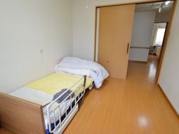シンプルな居室の風景