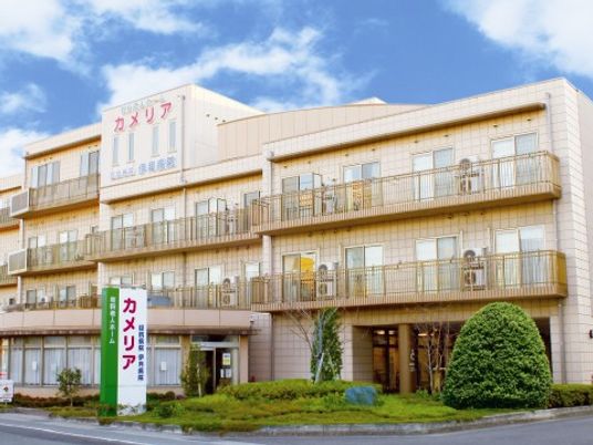 明るい外観の建物