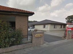 穏やかな外観の建物