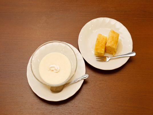 デザートとスプーン