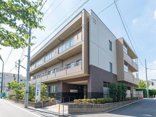 現代的な建物の外観