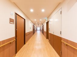 明るい清潔な廊下
