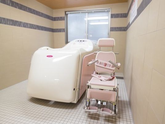 バリアフリーの浴室設備