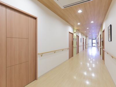 清潔感あふれる廊下