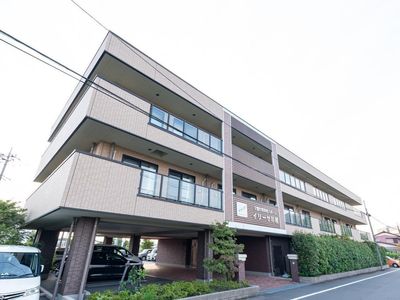 ゆとりある環境の施設外観