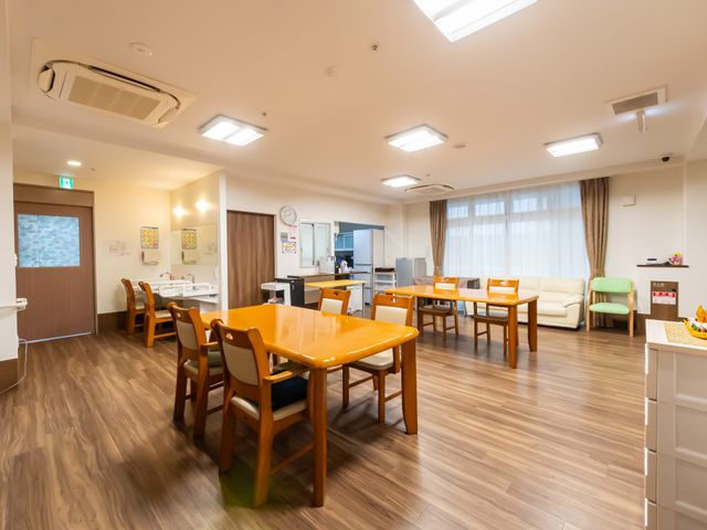 快適なラウンジの空間 ラウンジ 清潔感溢れるラウンジで、利用者様と共に温かい時間を提供するお手伝いをしてみませんか。