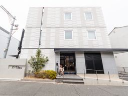 きれいな新しい施設外観