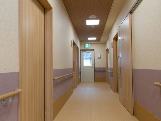 廊下の明るい空間