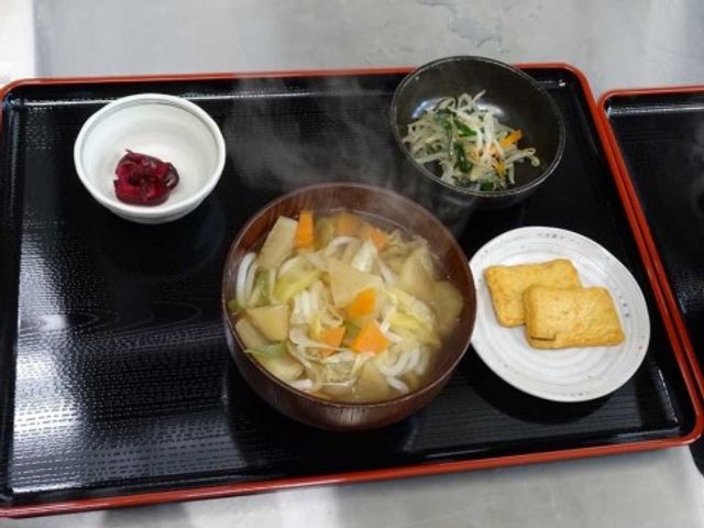 和食のバランスのとれた食事 栄養満点の手作り和食を提供し、利用者の健康を第一に考えた食事サービスを大切にしています。