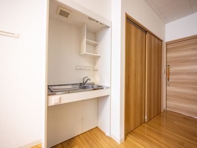 居室の清潔なキッチン