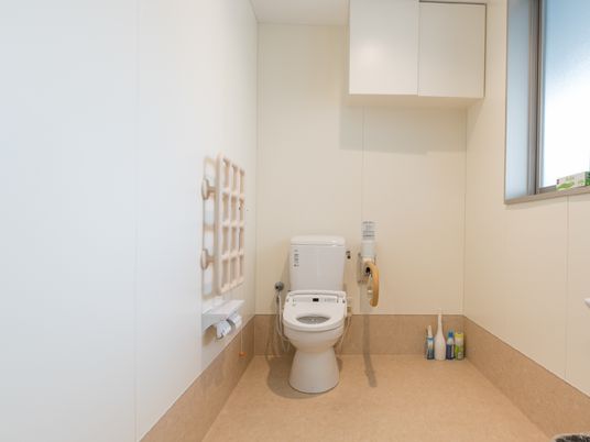 清潔なトイレの一室