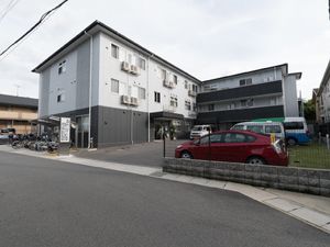 現代的な建物の外観