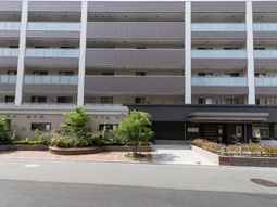 モダンな建物外観