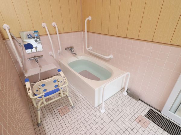 安全な介護用浴室