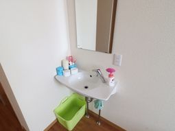 洗面台と鏡の設備