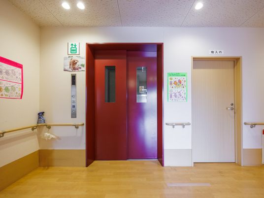 エレベーターホール  