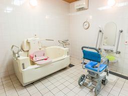 浴室の介助設備  