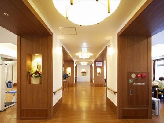 木目調の廊下