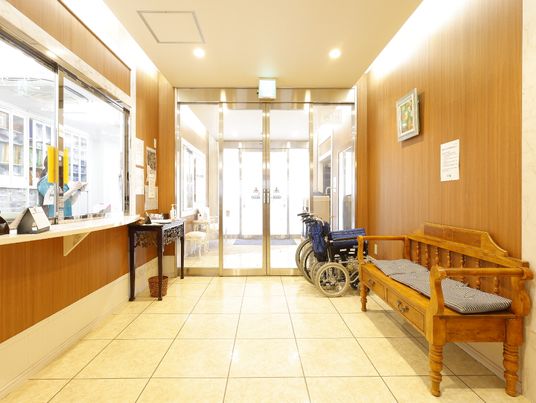 暖かみのあるエントランス