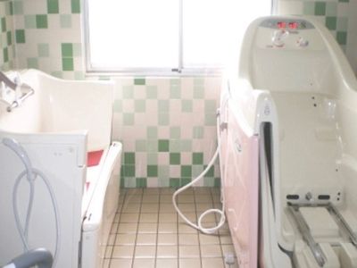 浴室の清潔な設備