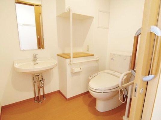 清潔感のあるトイレスペース