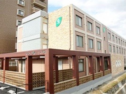 暖色系外壁の建物