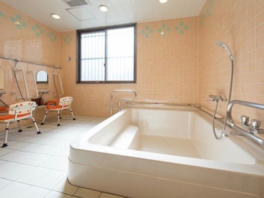 清潔な浴室の様子