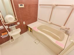 バリアフリーの整った浴室