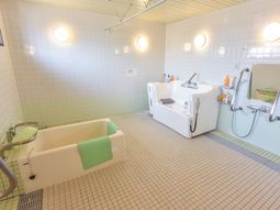 清潔な浴室設備