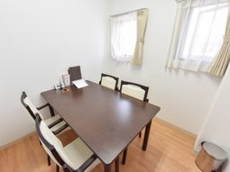 清潔感あるダイニングスペース