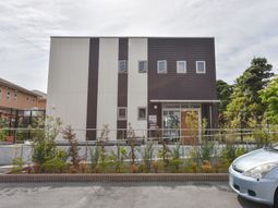 モダンな建物外観