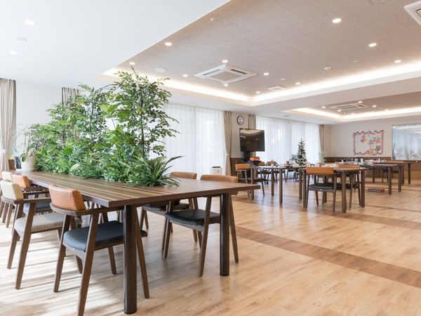 明るい食堂の風景