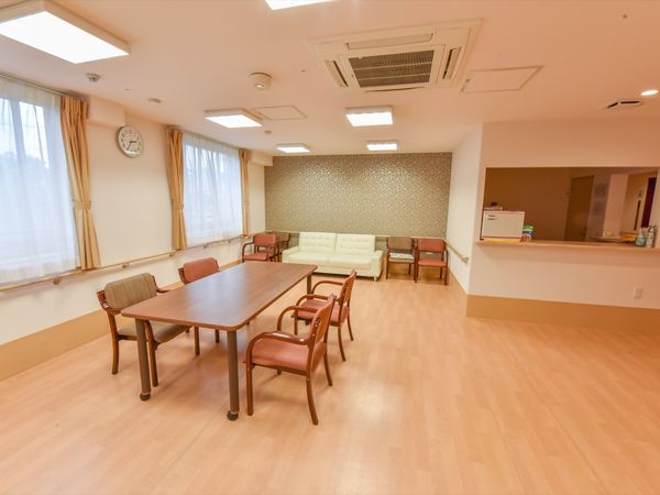 多目的室の明るい空間