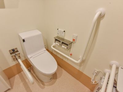 バリアフリー設計のトイレ