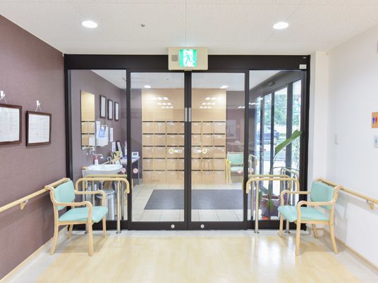 清潔なエントランス風景