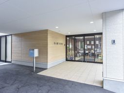 清潔感あるエントランス