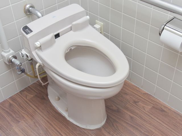 バリアフリー設計のトイレ