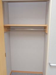 シンプルなクローゼット