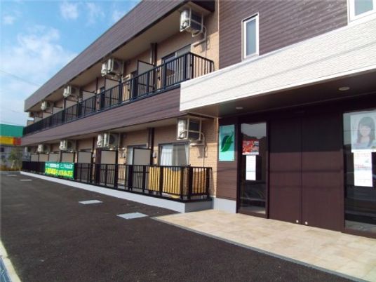 新しい施設の外観