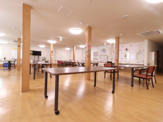 広々とした明るい多目的室