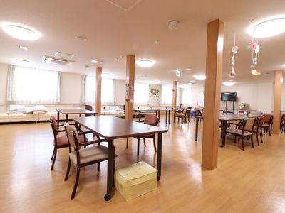 広々とした共有ラウンジ