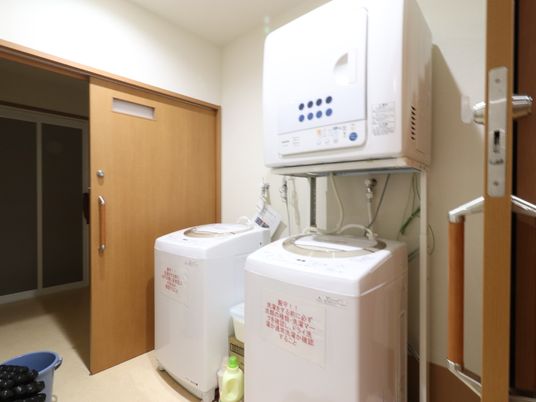 洗濯機と電子レンジの様子