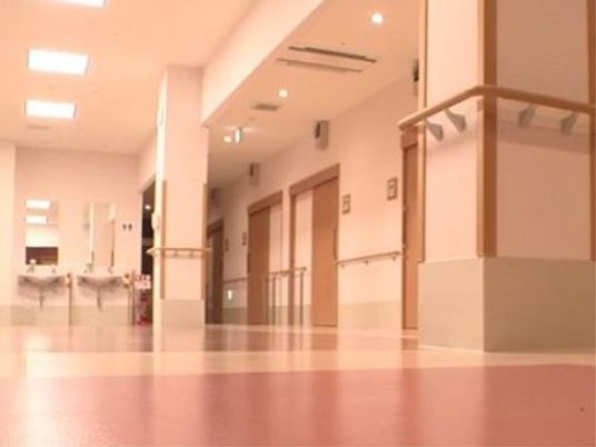 清潔な廊下の一部分