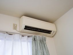 エアコンが設置された部屋