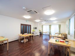 明るいダイニングルーム