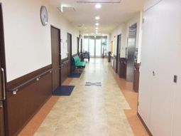 明るい廊下の様子