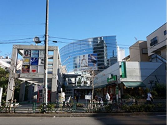 現代的な建物の外観