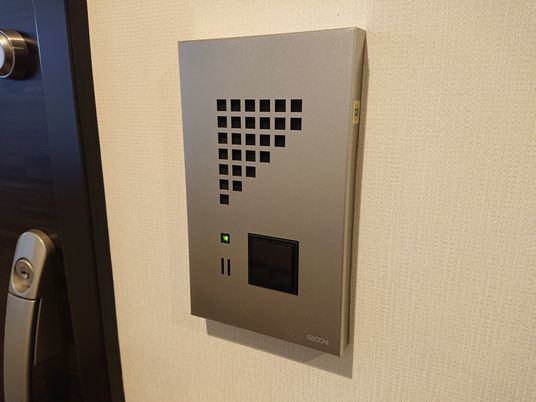 セキュリティ機器の廊下