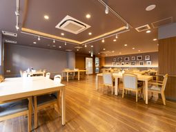 落ち着いた雰囲気の食堂