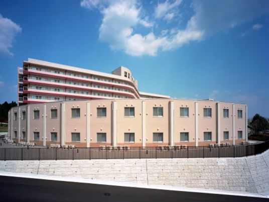 モダンな外観の建物